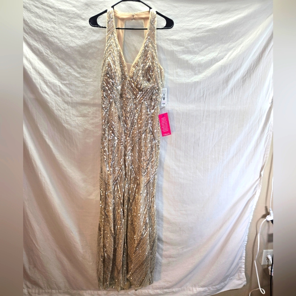 R&M Richards 6 Long Halter V-Neck Sleeveless Geometric Sequin Silver Nude New - Picture 3 of 9